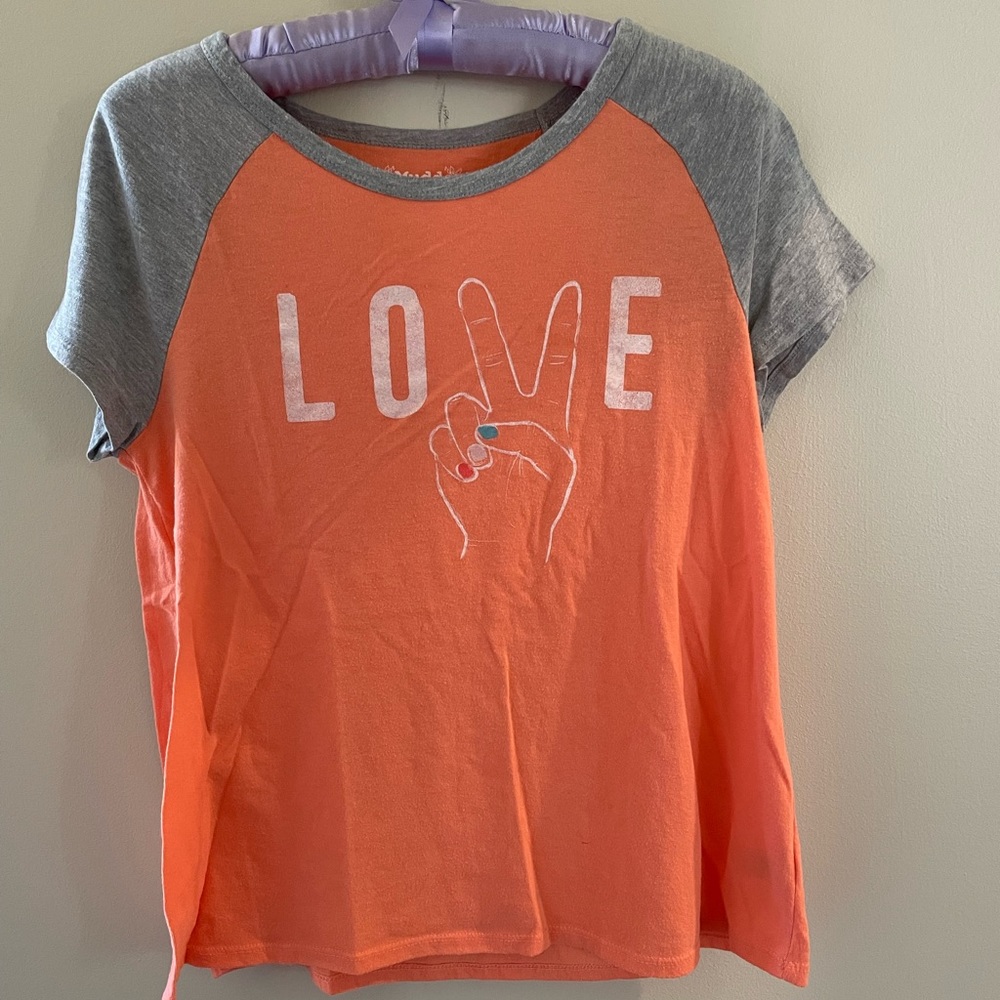 Mudd Girls “LOVE” graphic tee in peach/grey sleeves size 16